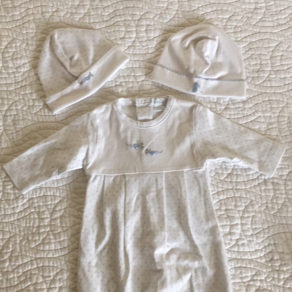 Kissy kissy gown and 2hats